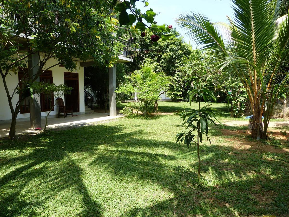 Sooriya Villa Mirissa Exterior foto